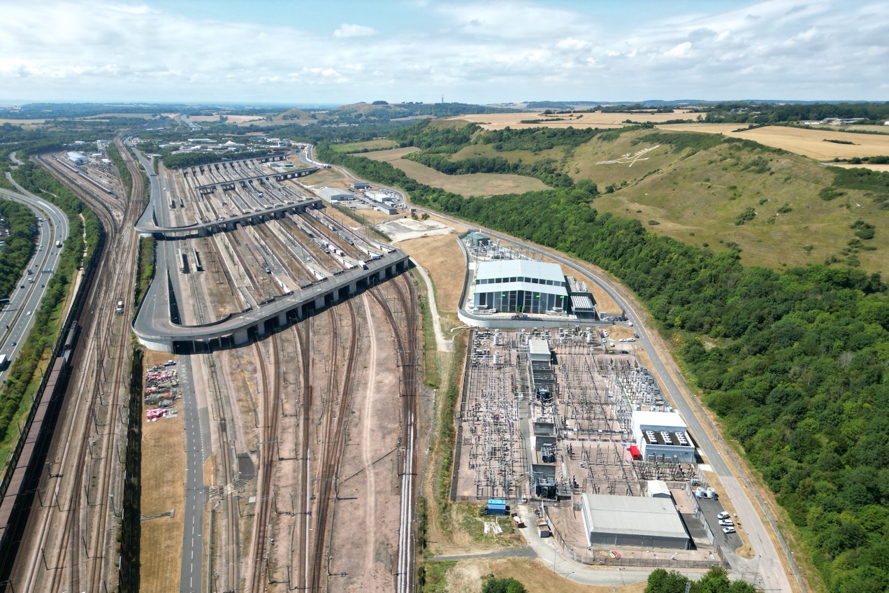 Eurotunnel-Terminal in Folkestone aus der Luft